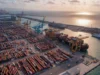 Puerto de Barcelona realizando transportes internacionales.