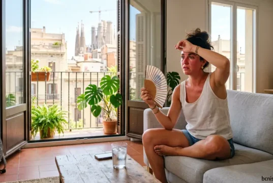 El truco para no pagar una fortuna de luz en verano en Barcelona